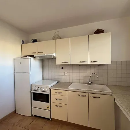 Familial T3 Au Lavandou Avec Parking, 4 Pers., Proche - Fr-1-308-204 * Le Lavandou